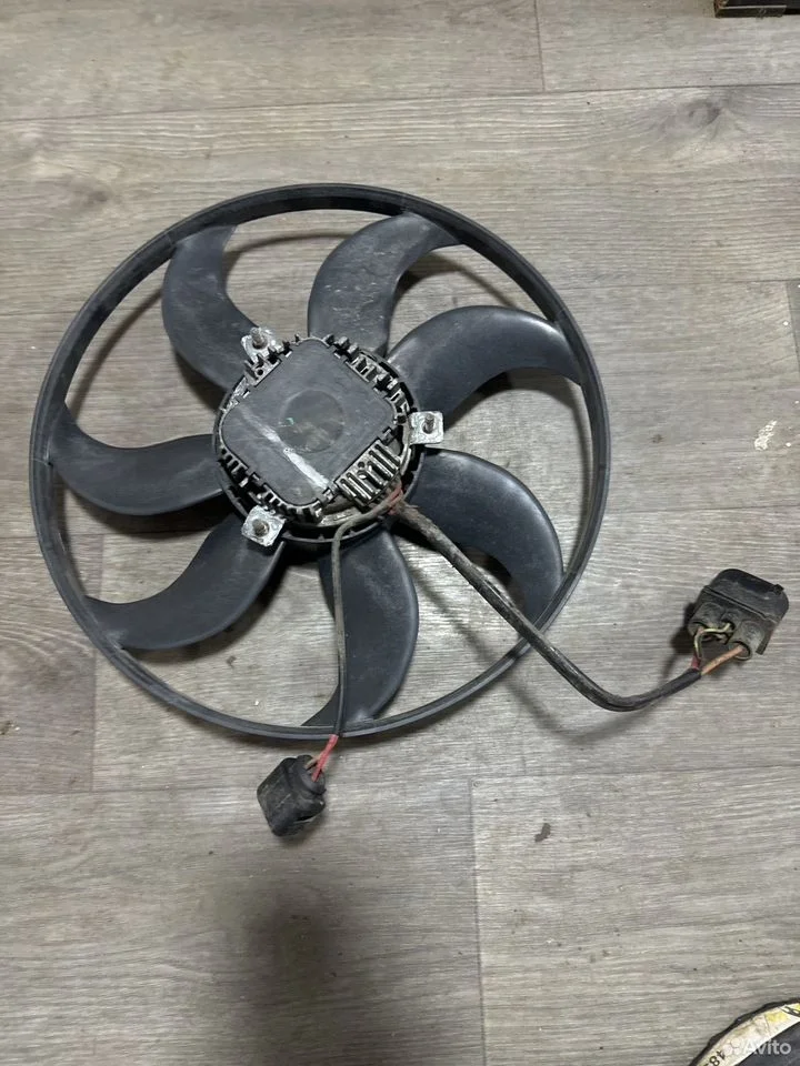 Вентилятор охлаждения радиатора левый 220w 360мм v