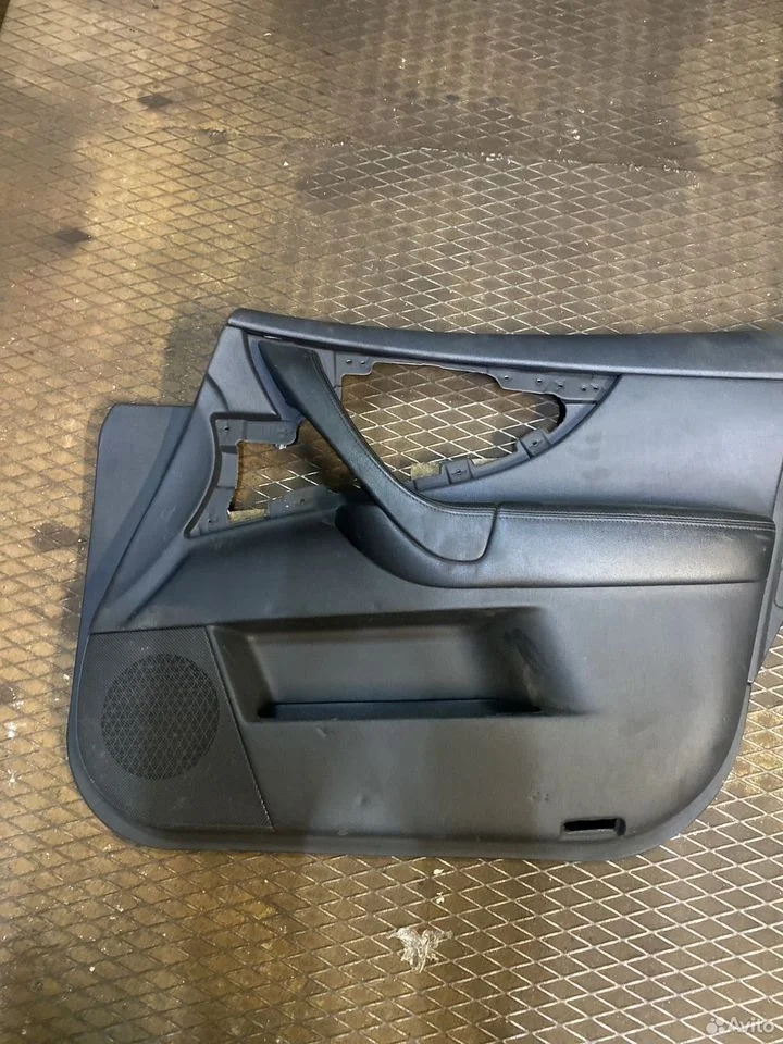 Обшивка двери передней правой infiniti qx70