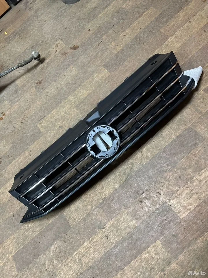 Решетка радиатора в сборе vag новый не оригинал