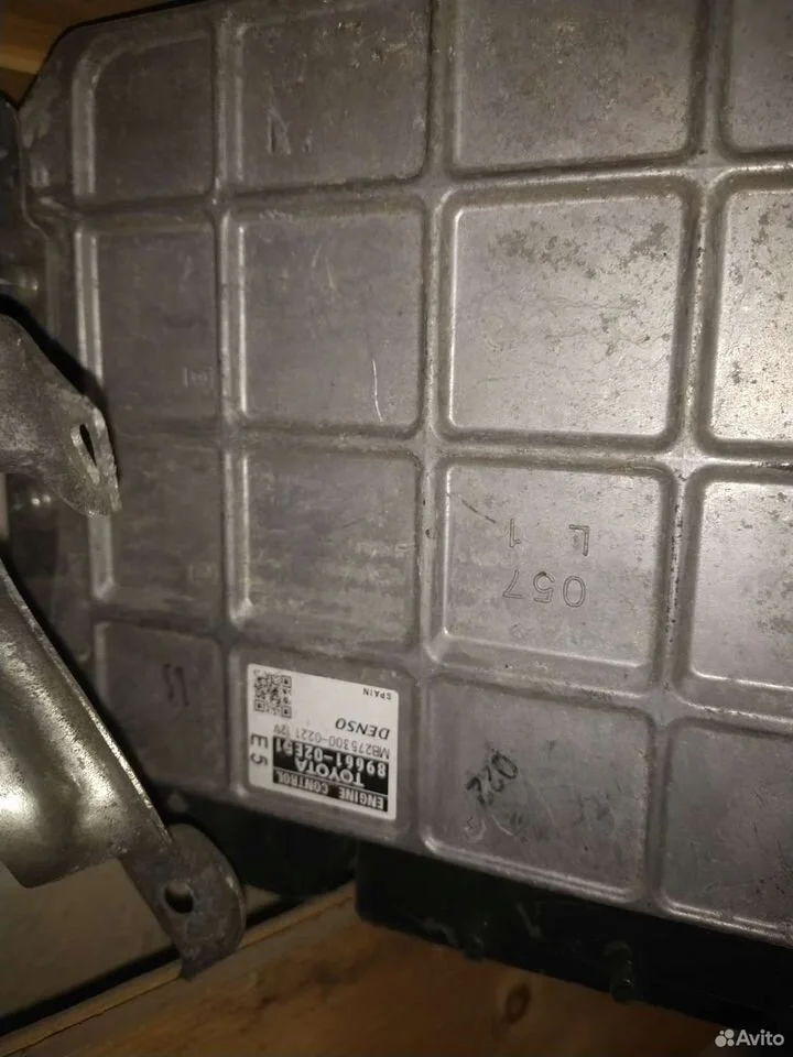 Блок управления двигателем на toyota corolla