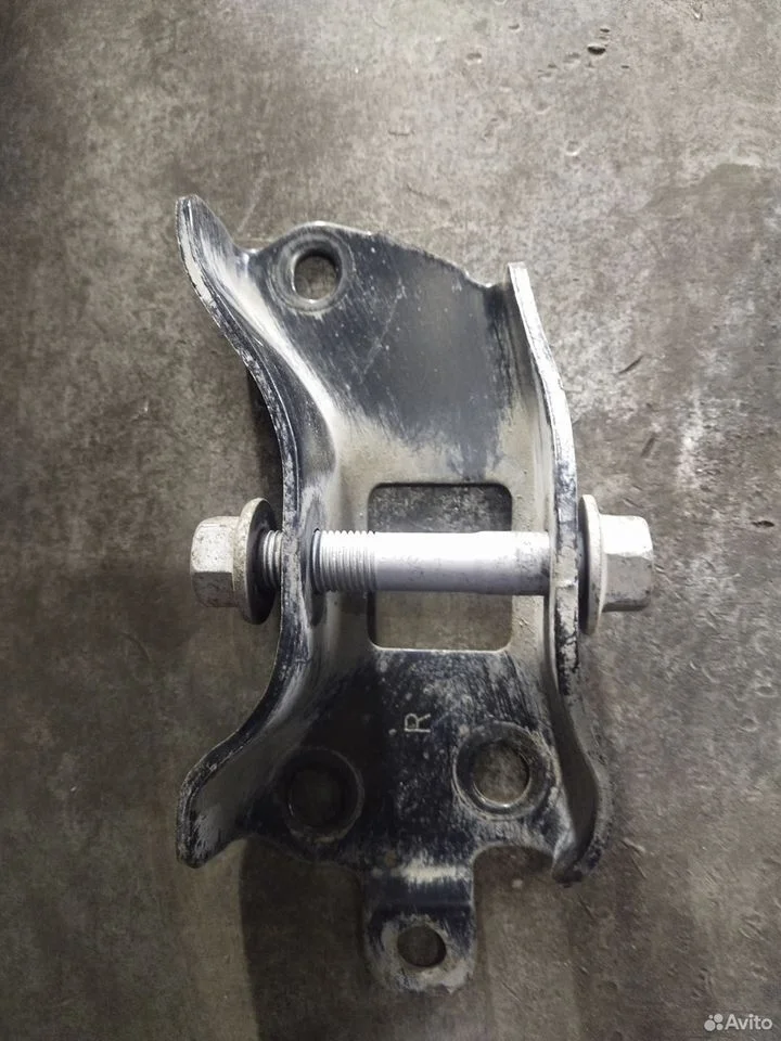 Крепление рычага подвески на toyota