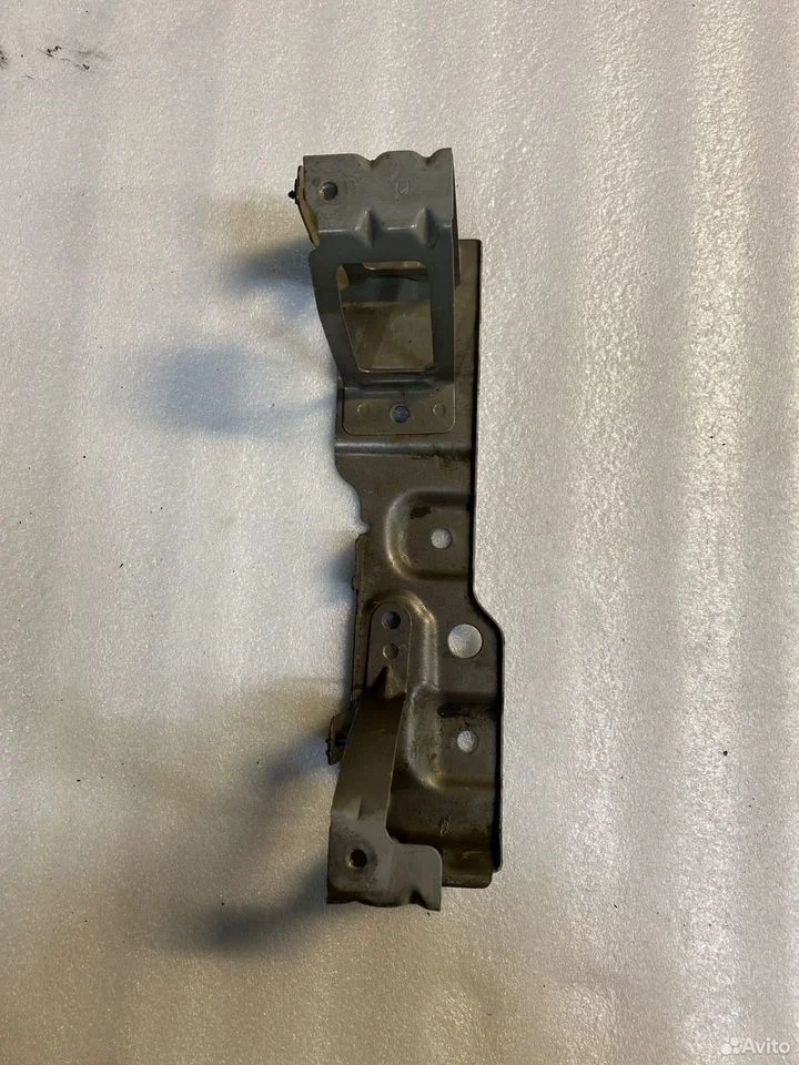 Кронштейн крыла правый nissan murano z51