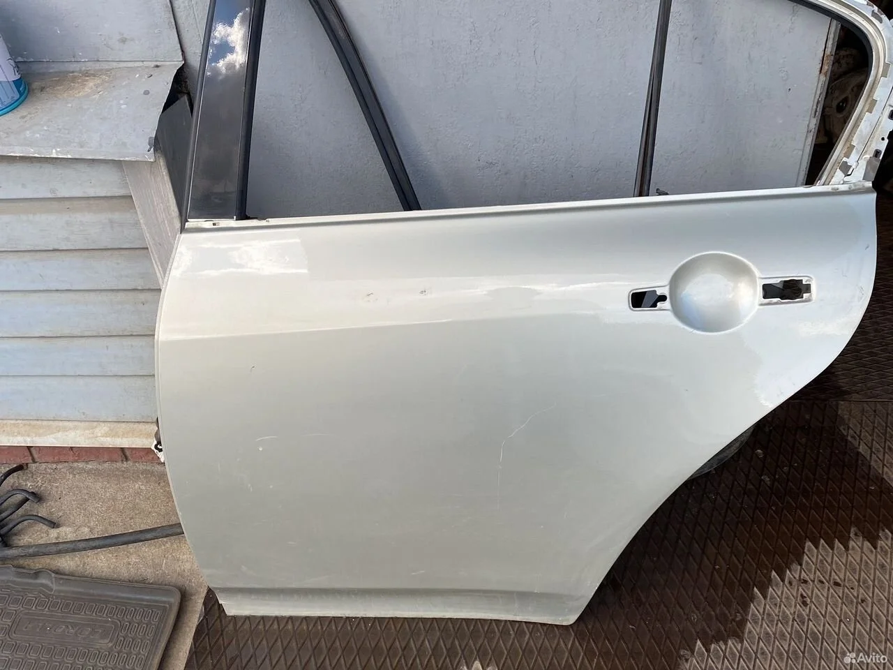 Дверь задняя левая infiniti g v36