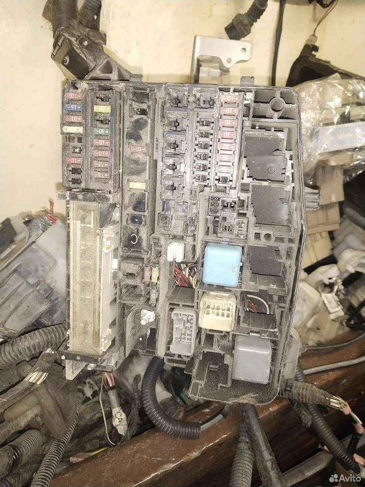 Блок предохранителей на toyota corolla 2007