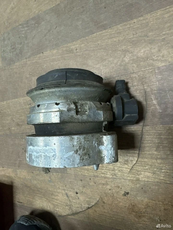 Подушка двигателя (опора) электрическая vag