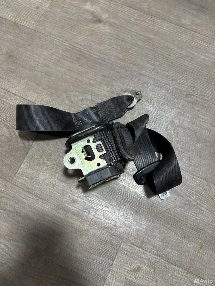 Ремень безопасности передний левый с пиропатроном