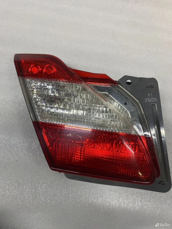 Фонарь левый в крышку infiniti m/q70 y51 (2010)