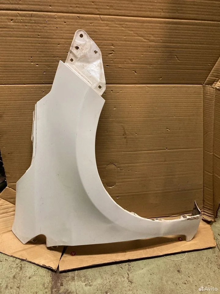 Крыло переднее правое toyota corolla 180