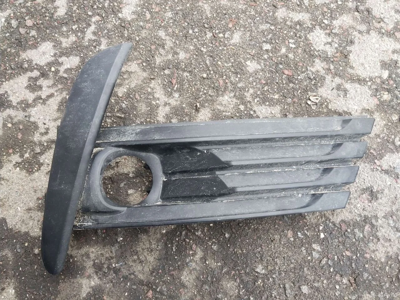 Накладка бампера на toyota corolla