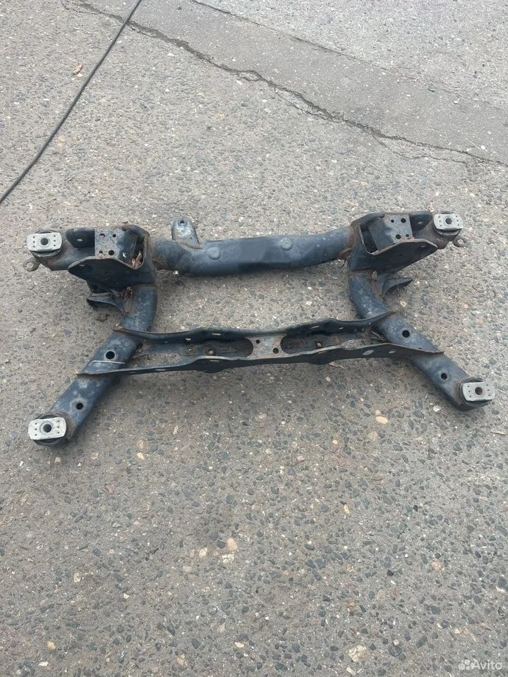 Подрамник задний vag