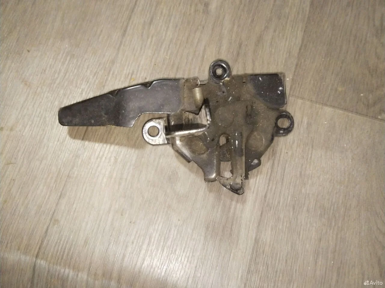 Замок капота toyota corolla 180 2zr-fe 2016