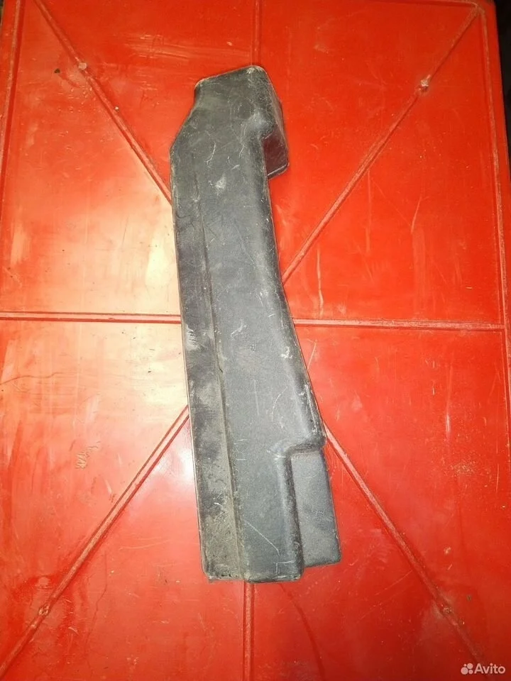 Крышка блока предохранителей на toyota