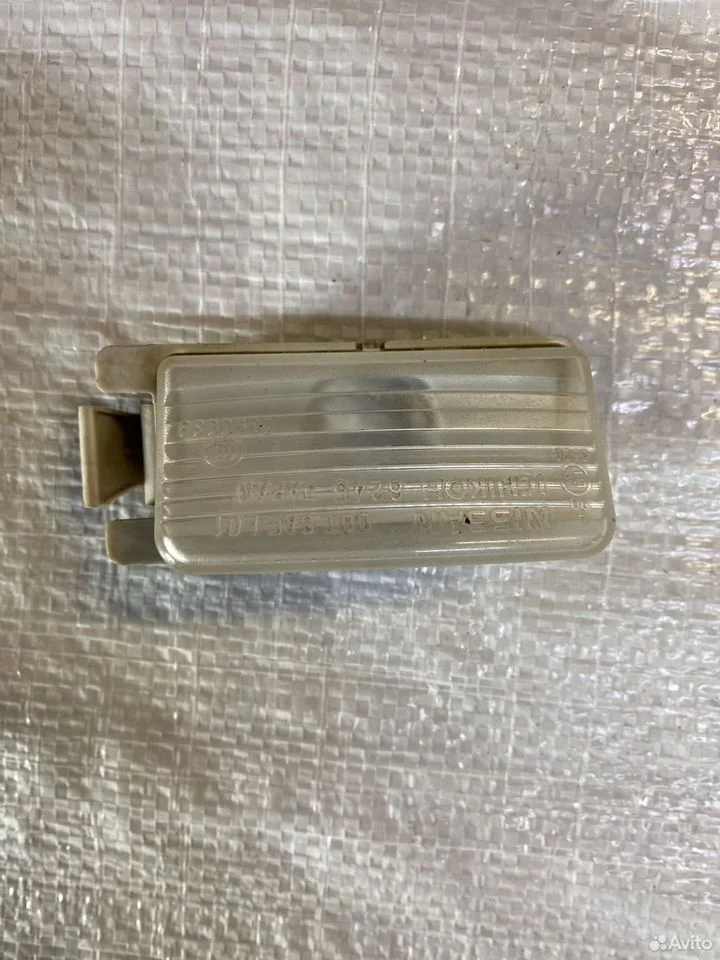 Плафон подсветки номера infiniti