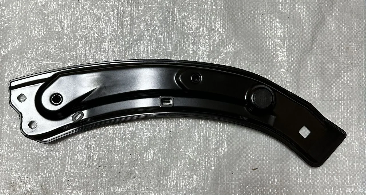 Кронштейн крепления фары правый ауди q3