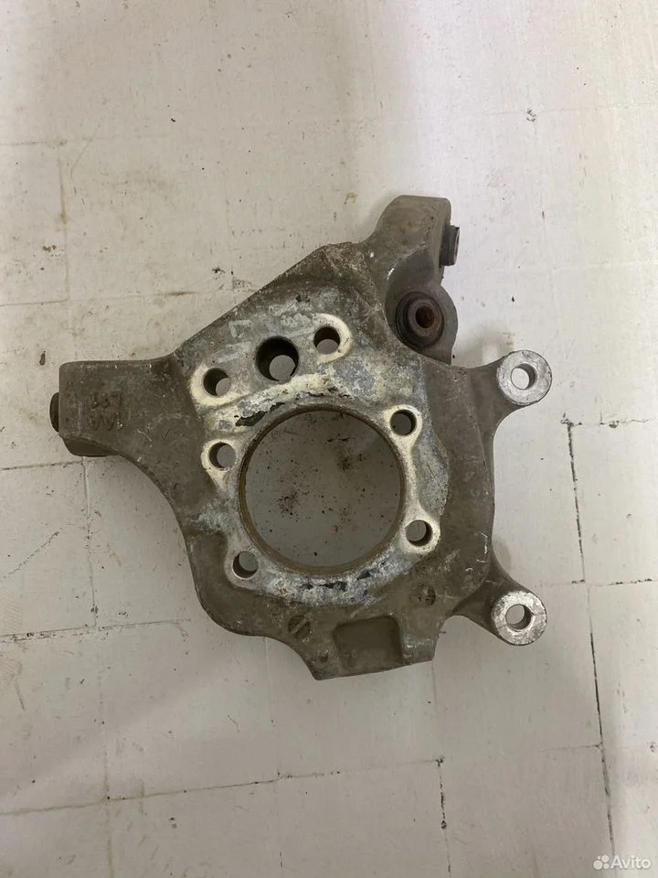 Кулак задний левый infiniti qx70 s51