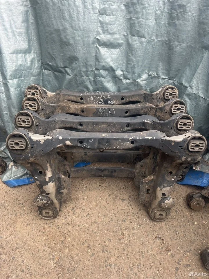 Подрамник передний vag