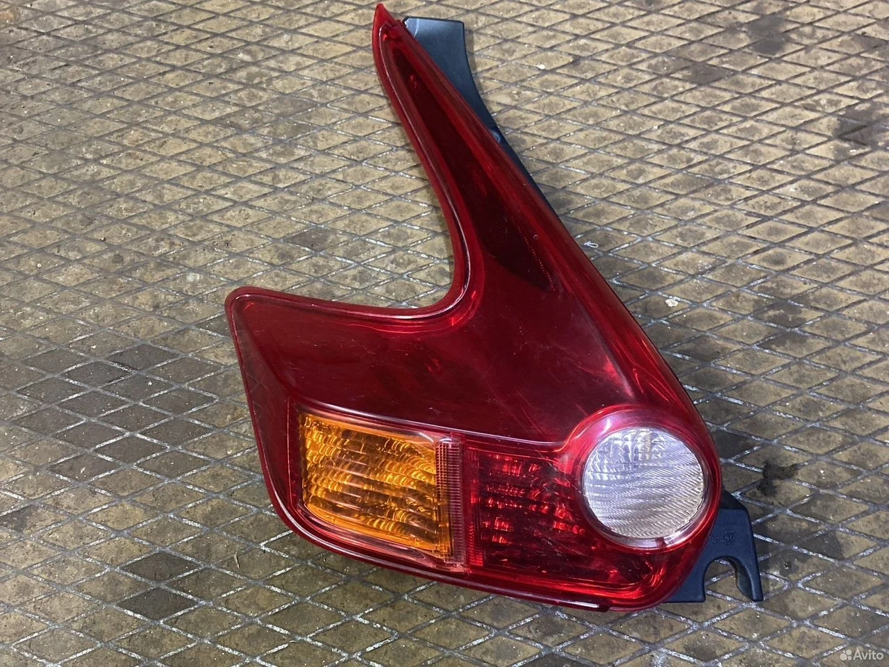 Фонарь задний левый ниссан жук f15 265551ka0a