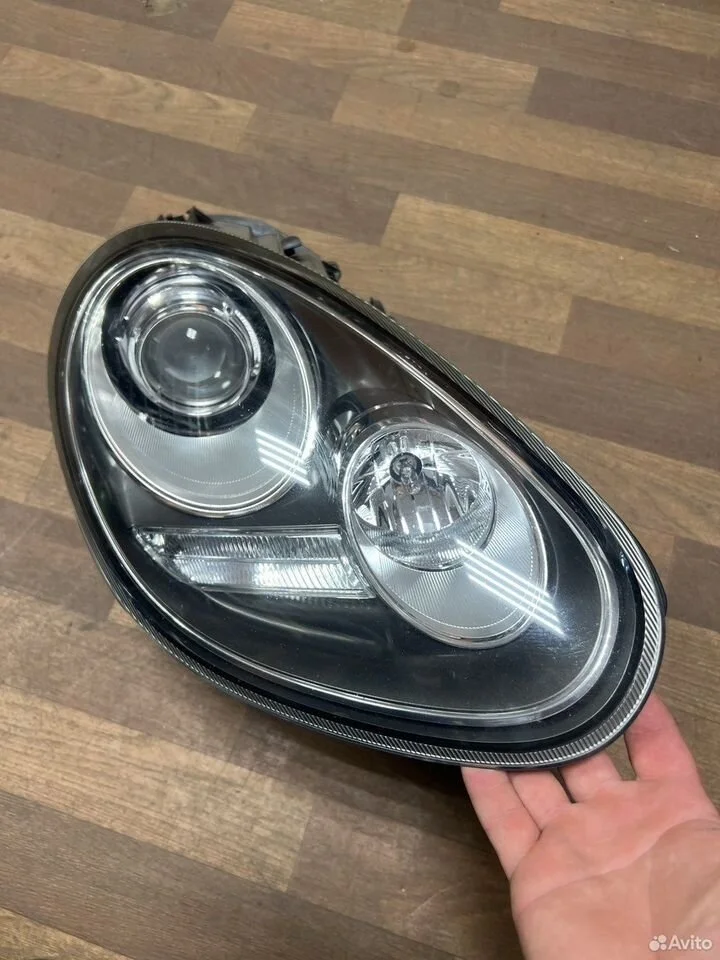 Фара галоген правая porshe boxster vag