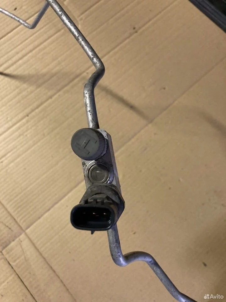 Трубка кондиционера на toyota rav4