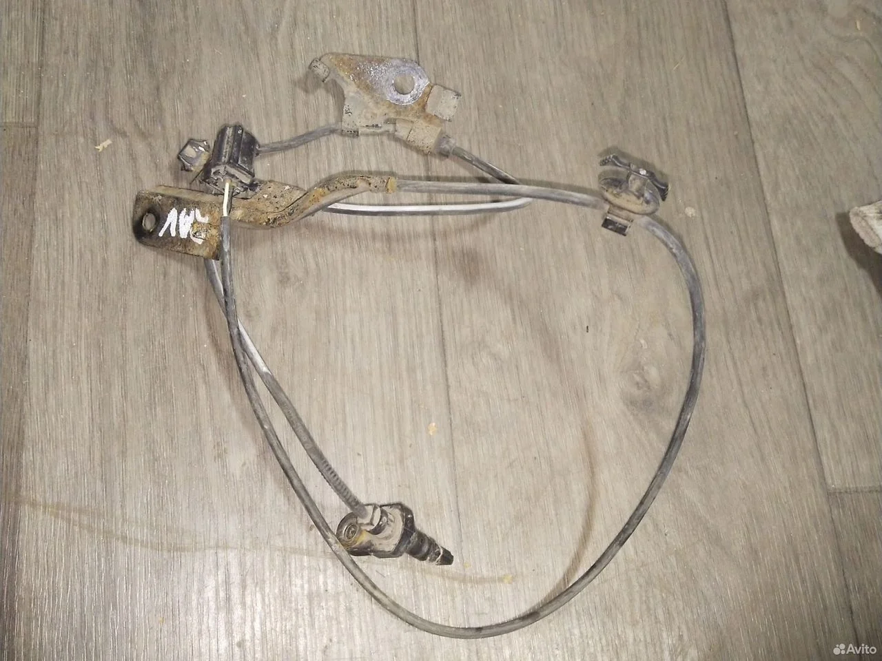 Датчик абс передний левый toyota rav 4