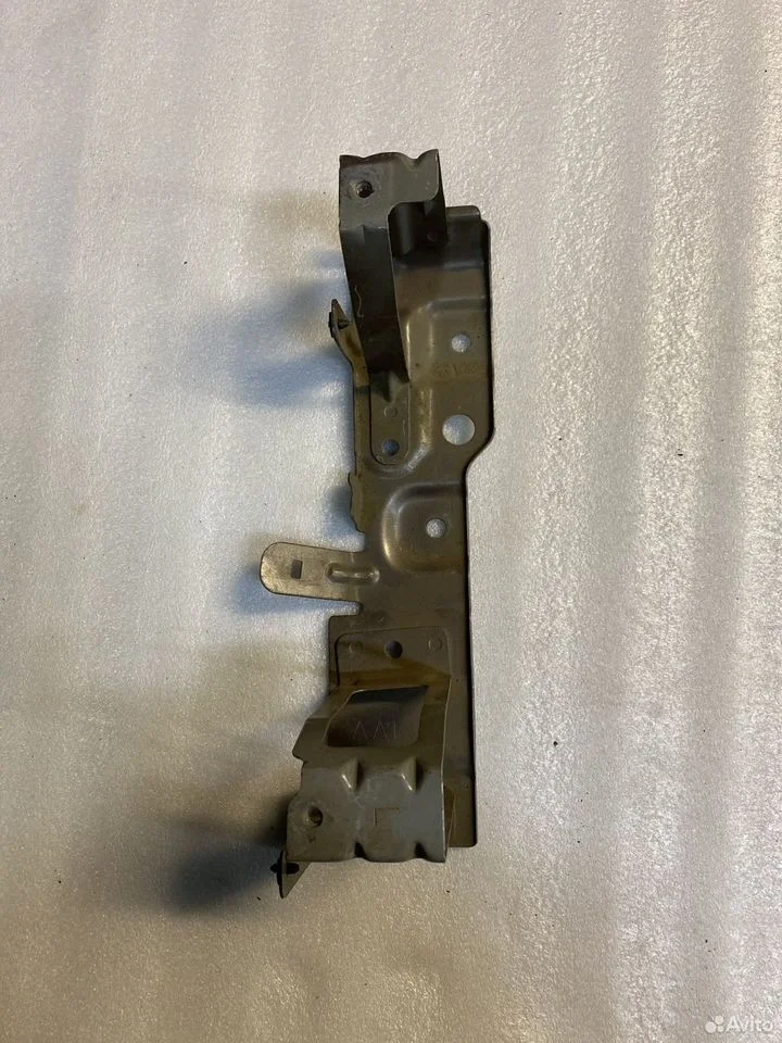 Кронштейн крыла передний левый nissan murano z51