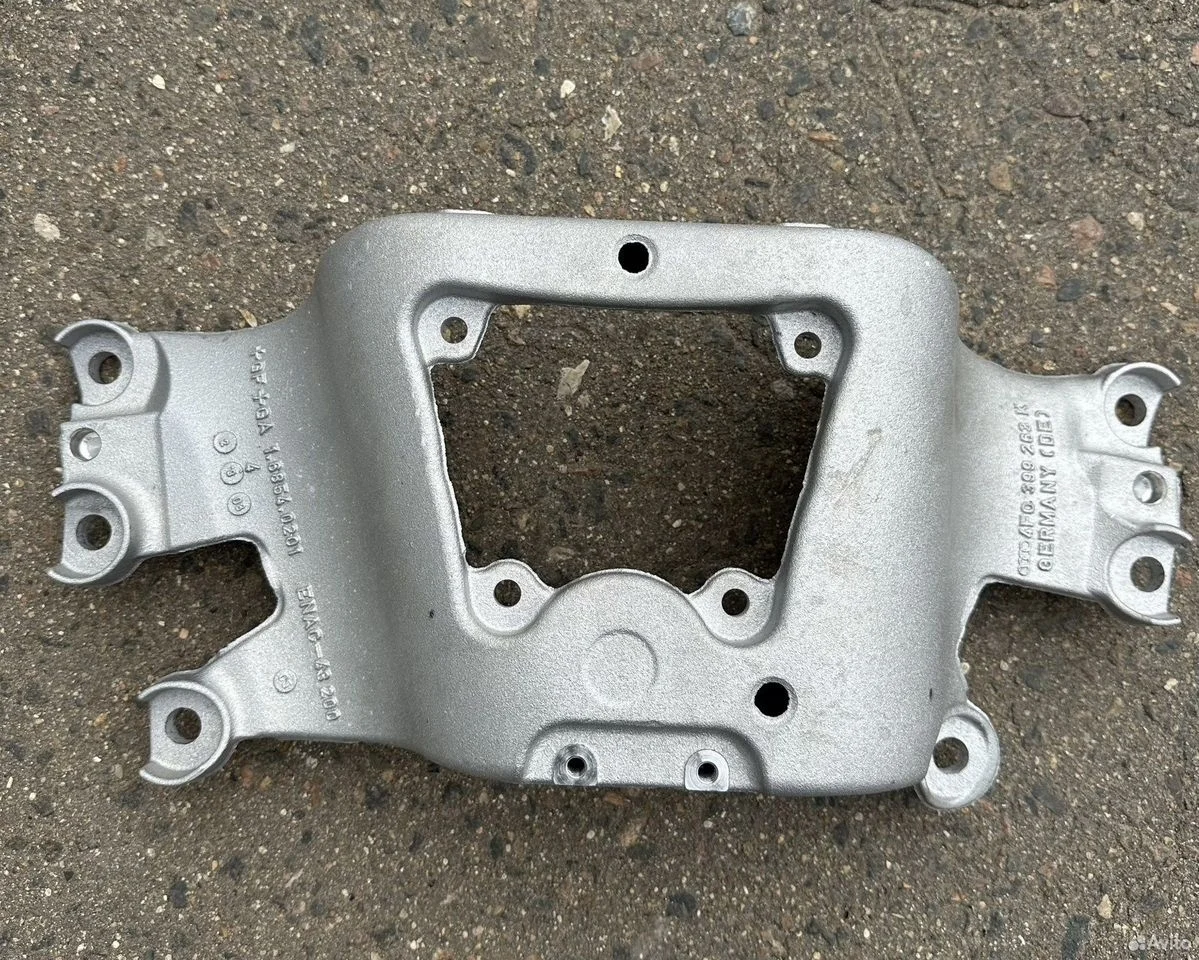 Траверса кпп кронштейн audi a6 c6 4f новая vag