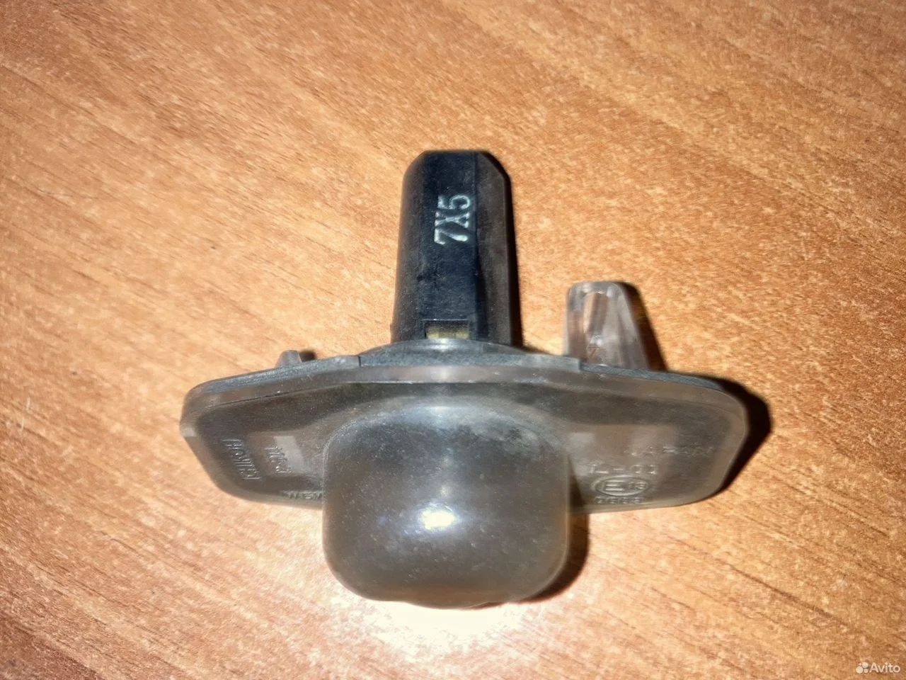 Плафон подсветки номера на toyota