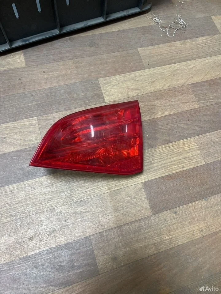 Фонарь задний правый внутренний ауди a4 8k vag