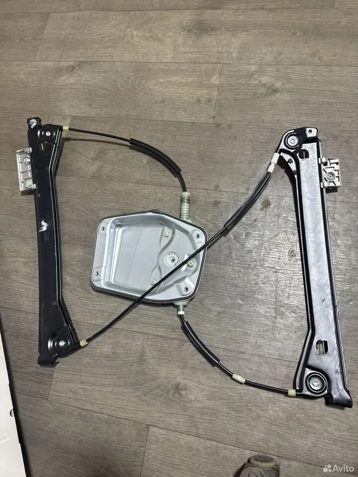 Стеклоподъемник передний левый vag