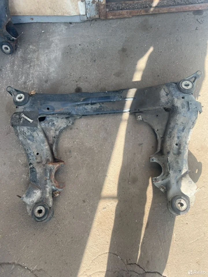 Подрамник передний vag