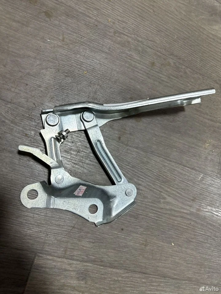 Петля капота левая суперb 2008-2015г новый оригина