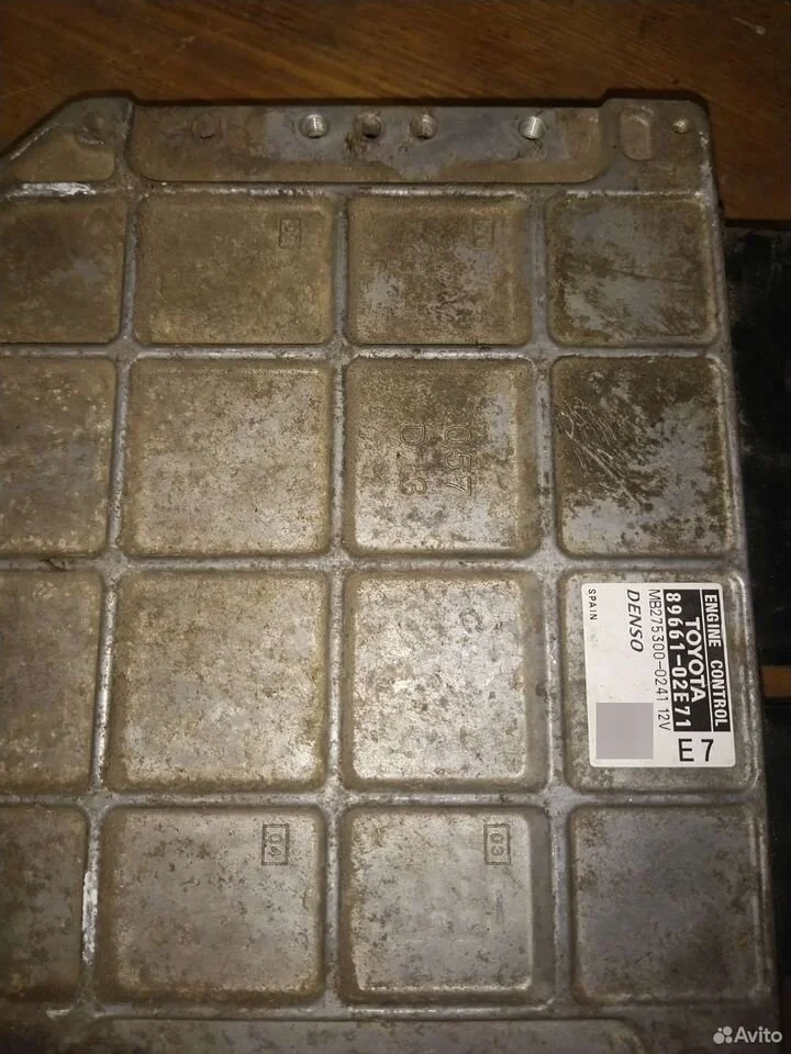 Блок управления двигателем на toyota corolla