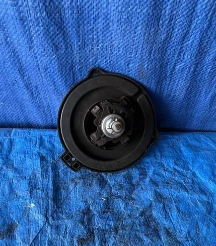 Б.у. мотор печки MITSUBISHI PAJERO V65W MITSUBISHI PAJERO V65W