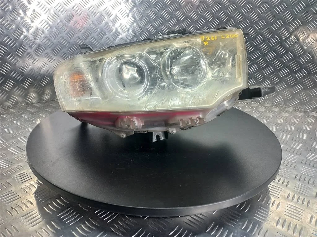 Фара передняя правая MITSUBISHI L200 IV (2006—201