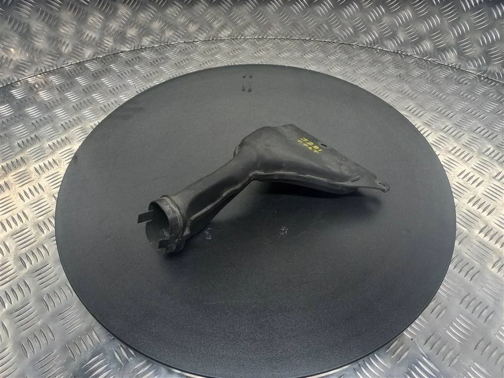 Воздухозаборник MITSUBISHI COLT Z30 (2002—2012)