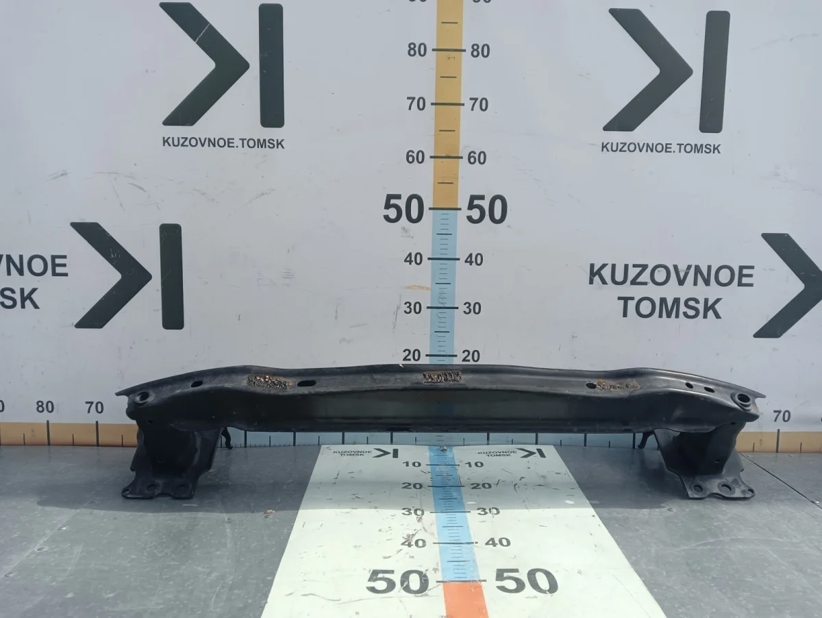 Усилитель бампера Volkswagen Touareg 2002-2010 7L6