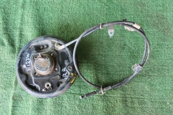 Б.у. цапфа TOYOTA COROLLA E120 TOYOTA COROLLA E120