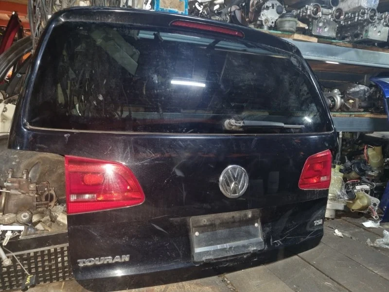 Крышка багажника Volkswagen Touran 2011 1T3