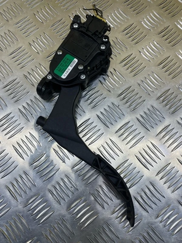 Педаль газа Volkswagen Amarok (2010-2016) 2011 6Q1721503M 2.0 D CDCA