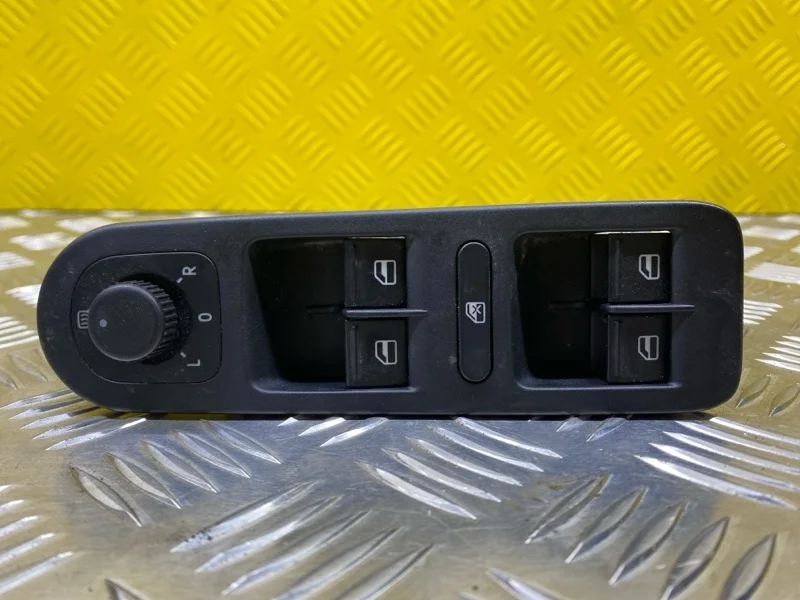 Блок управления стеклоподъемниками Volkswagen Amarok (2010-2016) 2011 1K4959857B 2.0 D CDCA