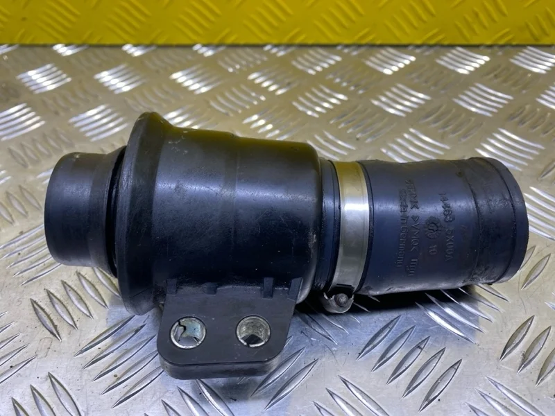 Патрубок интеркулера Nissan Navara (D40) 2004-2015 2011 144635X00A 2.5 D YD25DDTI