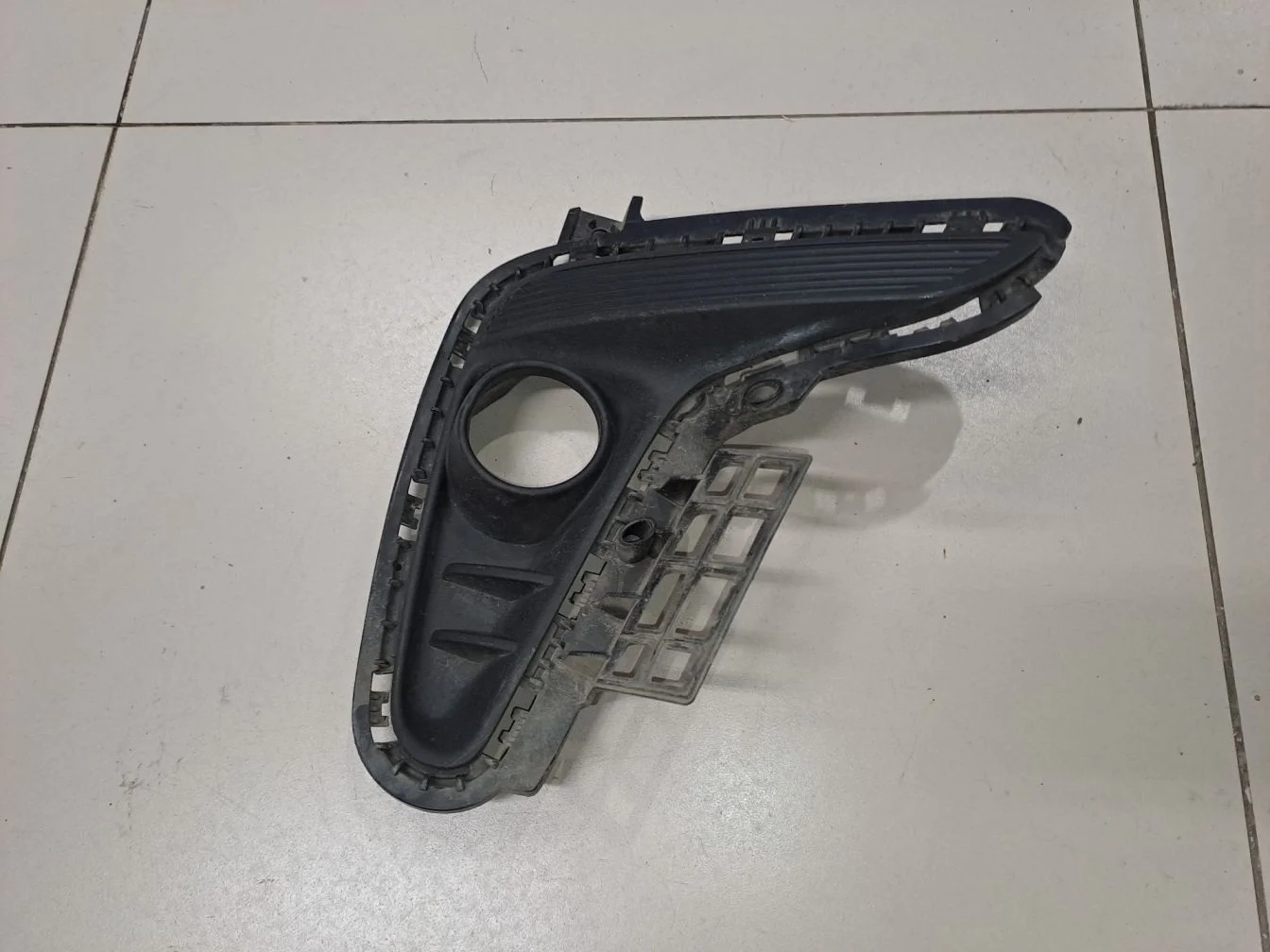 Решётка в бампер правая для KIA Rio 2017-