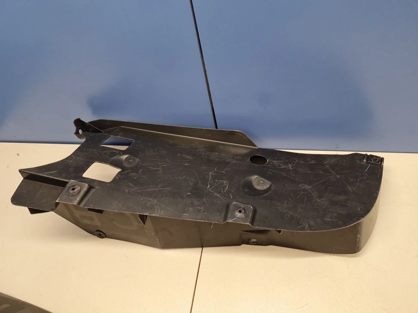 Пыльник бампера задний правый для Toyota Land Cruiser 200 2008-