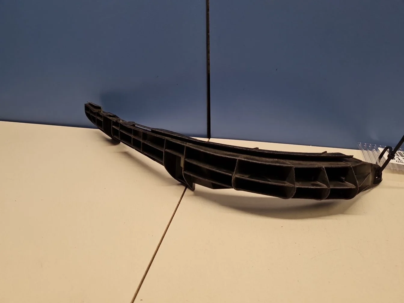 Кронштейн бампера заднего левый для Toyota Corolla E12 2001-2007