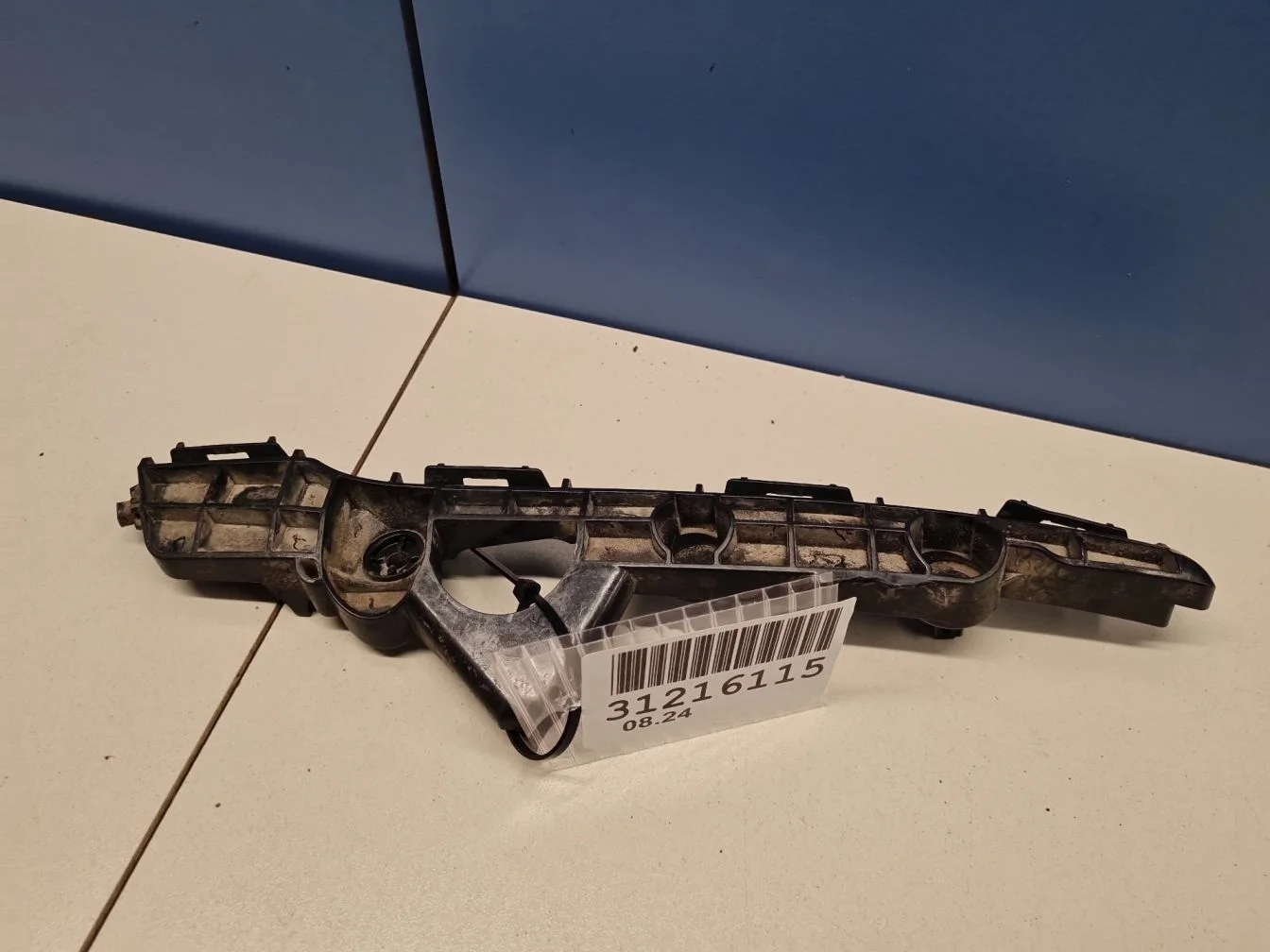 Кронштейн бампера заднего левый для Toyota RAV 4 2013-2019