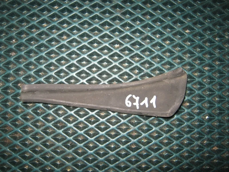 Накладка крыла переднего правого Nissan Qashqai J1