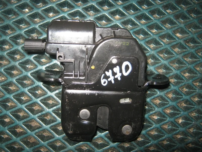 Замок багажника Renault Megane 3