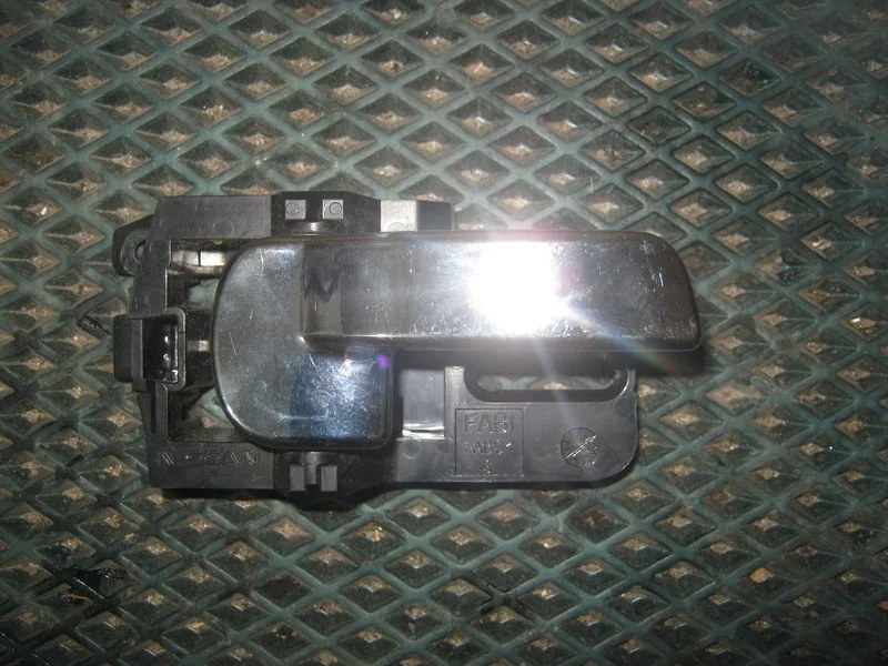 Ручка двери правой внутренняя Nissan Qashqai J10