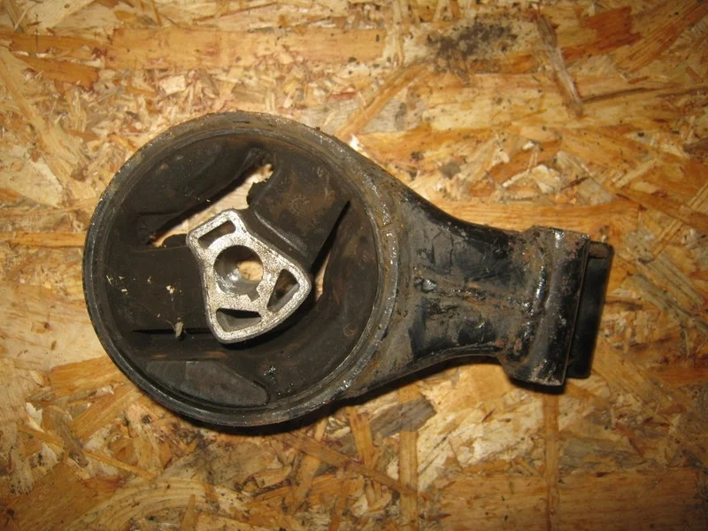 Опора двигателя Opel Astra J GTC