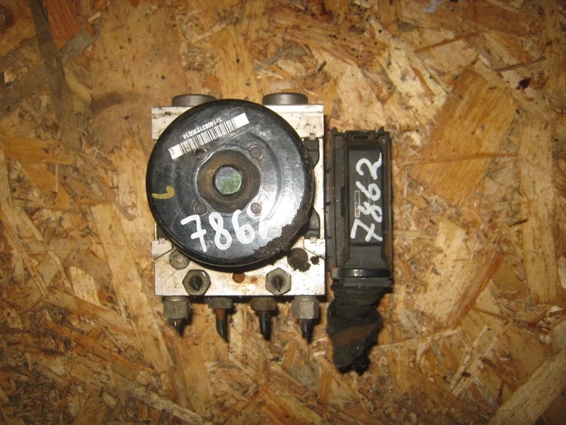 Блок управления ABS Opel Astra J GTC